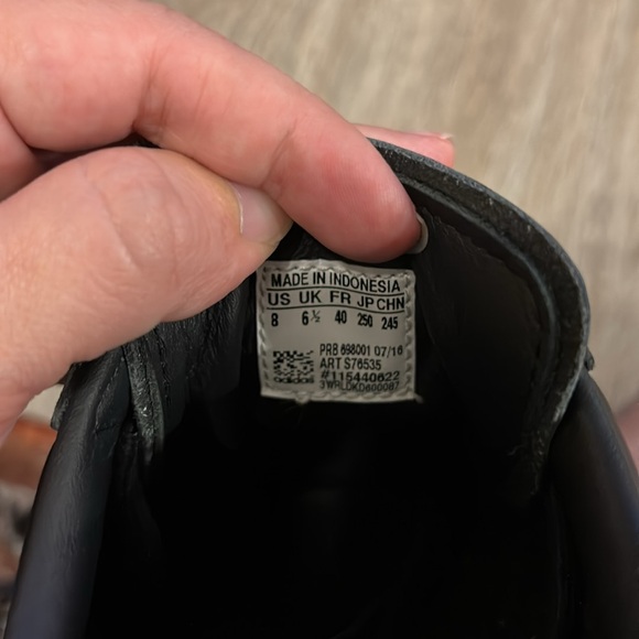 Adidas Limited Edition 80’s Superstar - Picture 6 of 10